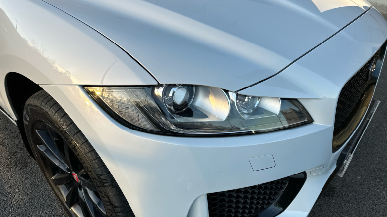 Jaguar F-Pace 2.0d [180] Chequered Flag 5dr Auto AWD Diesel Estate